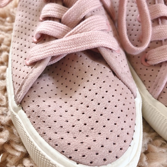 Women’s pink lace up sneakers - Universal Thread - Picture 3 of 3